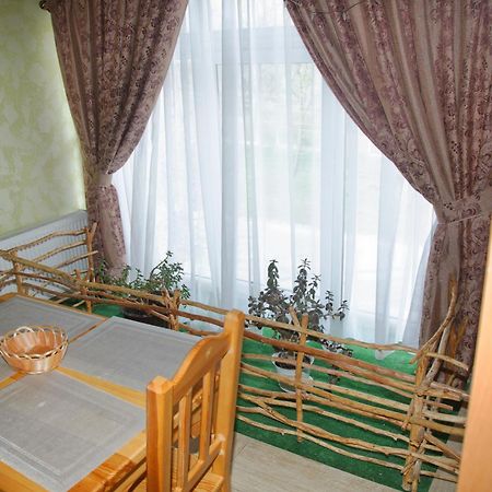 Mini-Hotel Yandrusi Kamjanez-Podilskyj Exterior foto