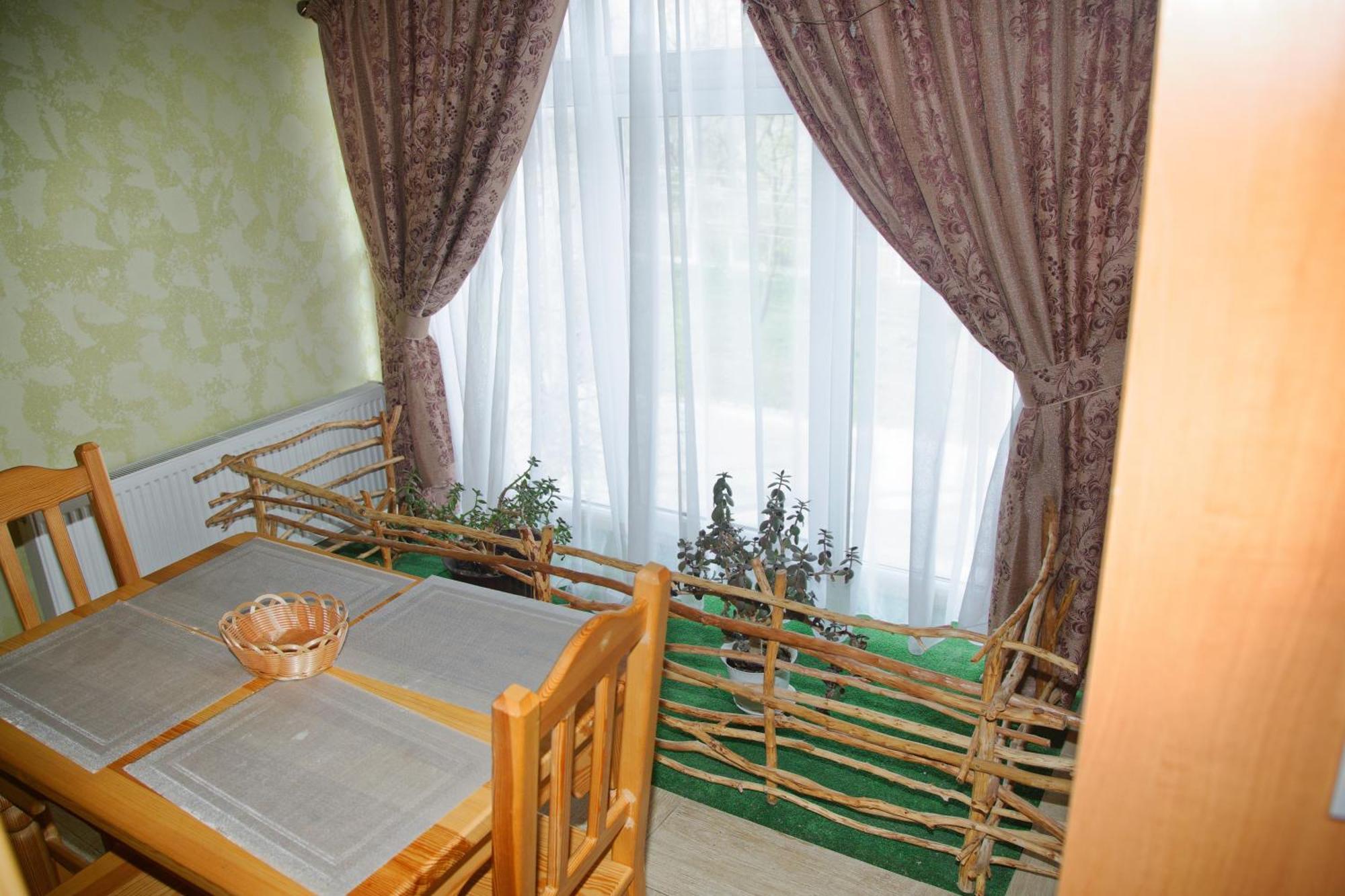 Mini-Hotel Yandrusi Kamjanez-Podilskyj Exterior foto
